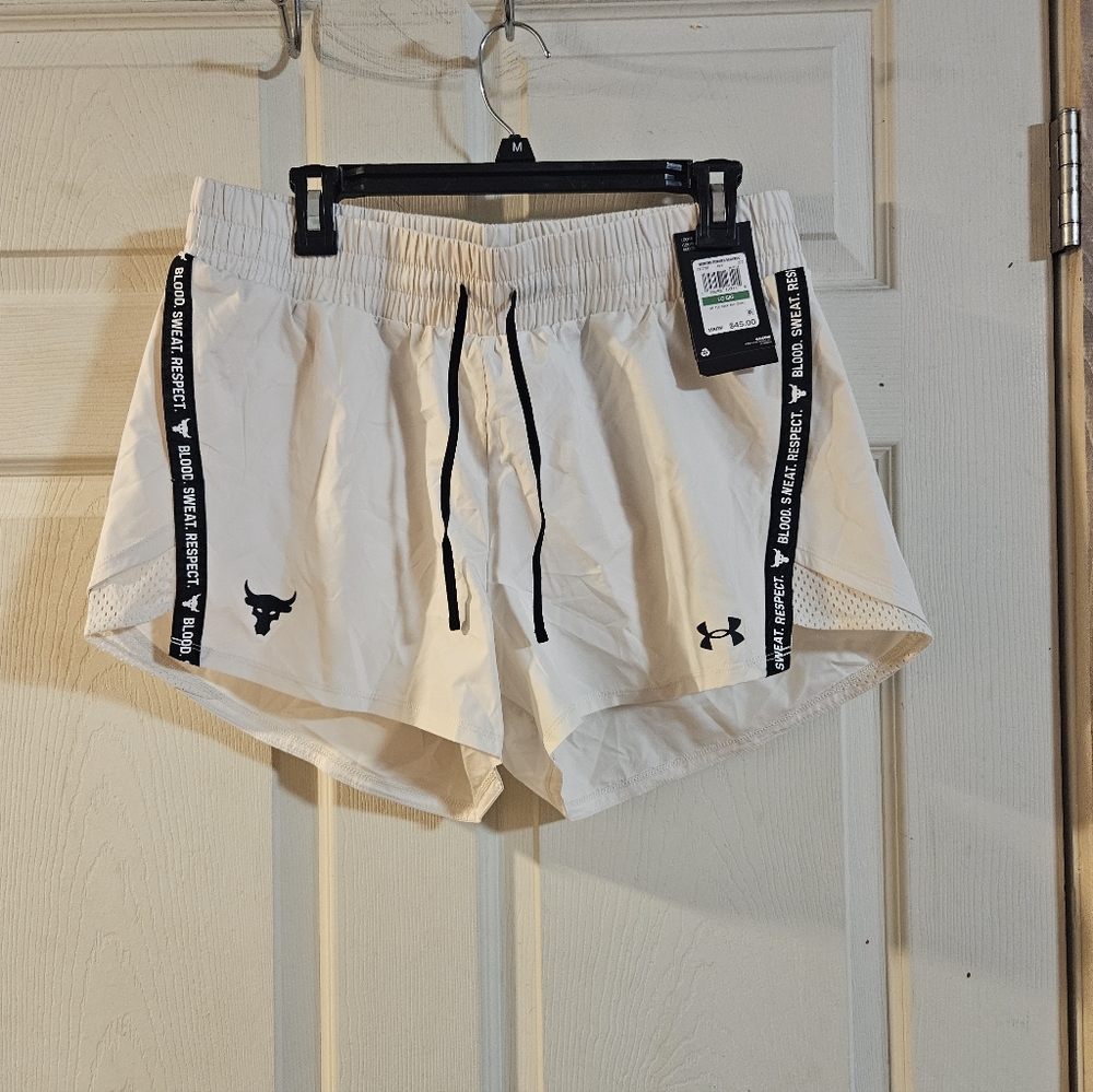 UNDER ARMOUR Women’s Project Rock Woven Shorts: IVORY/BLACK: NEW WITH TAGS: SZ L